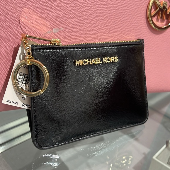MICHAEL KORS
Jet Set Travel Small Top Zip Coin Pouch With ID Keychain 
Black
NWT - Picture 2 of 16